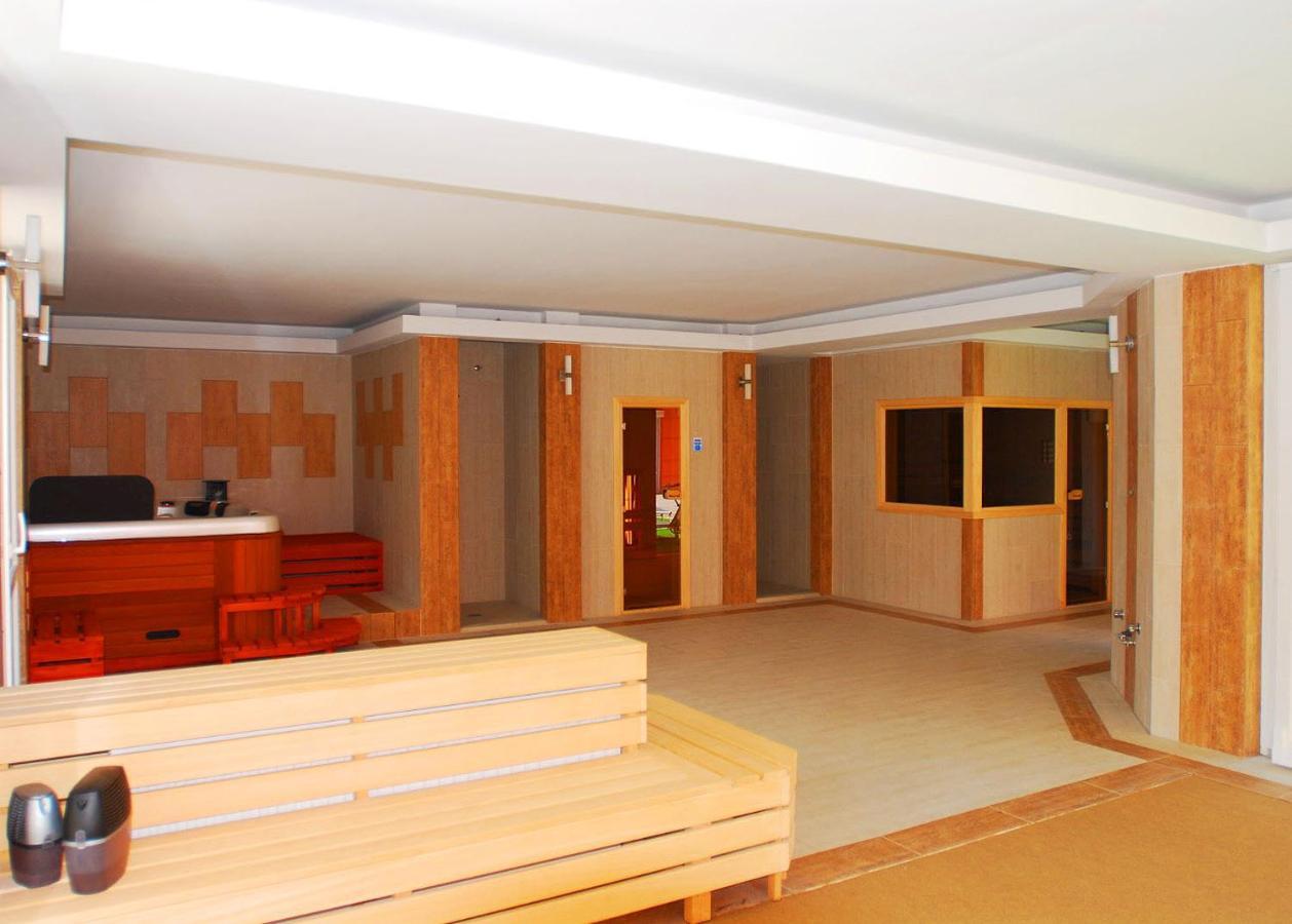 Oazis Wellness Apartman2 ไฮจ์ดุสโซบอสโล ภายนอก รูปภาพ