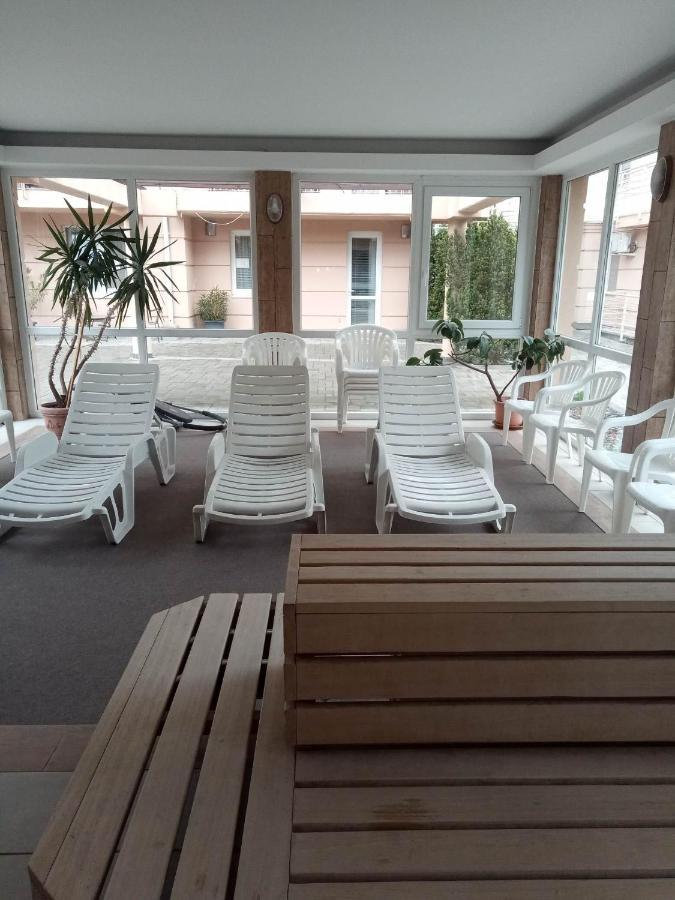 Oazis Wellness Apartman2 ไฮจ์ดุสโซบอสโล ภายนอก รูปภาพ