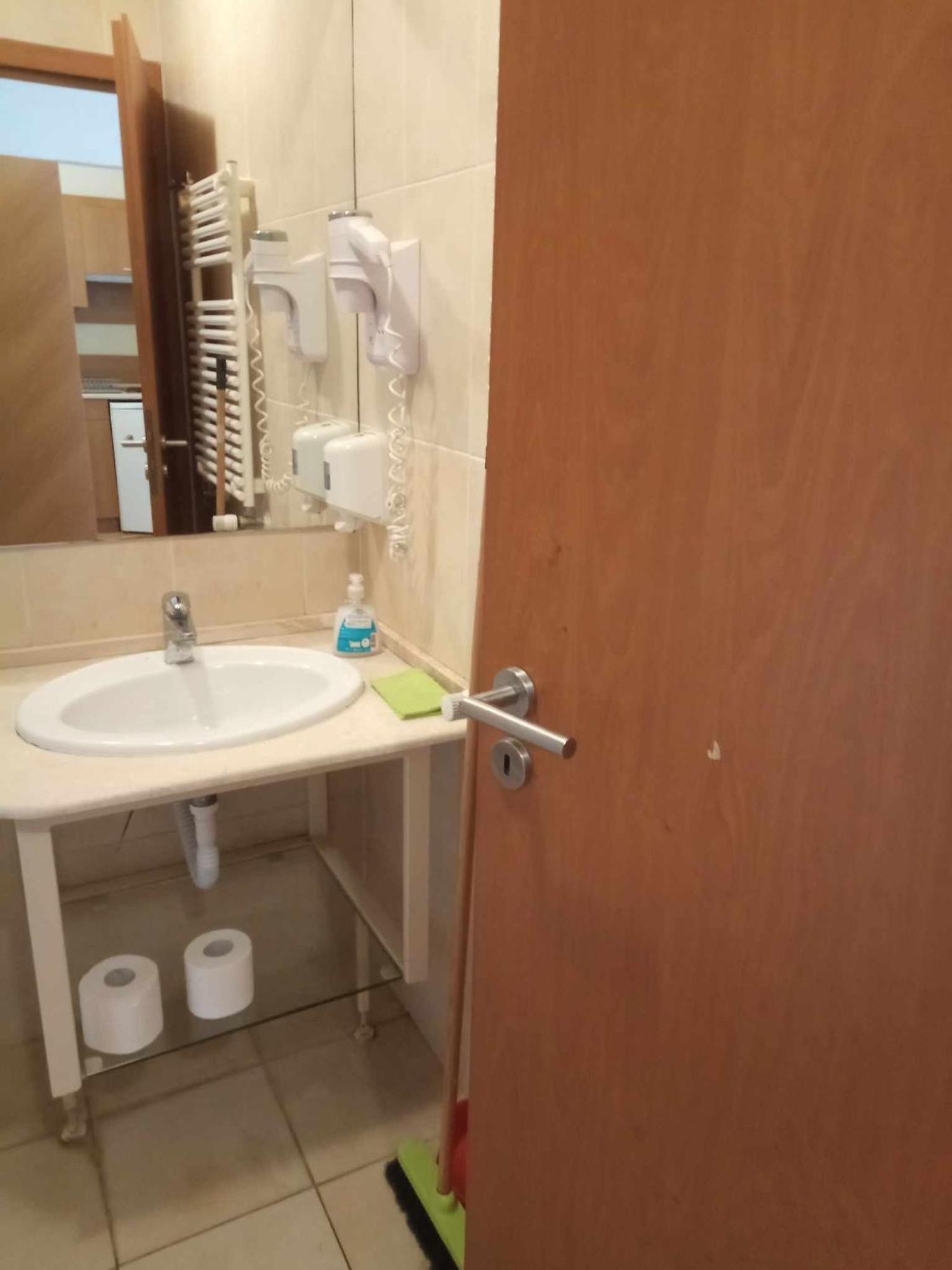 Oazis Wellness Apartman2 ไฮจ์ดุสโซบอสโล ภายนอก รูปภาพ